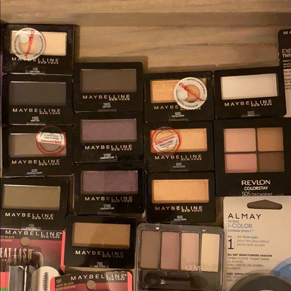 Make-up bundle - Picture 3 of 7